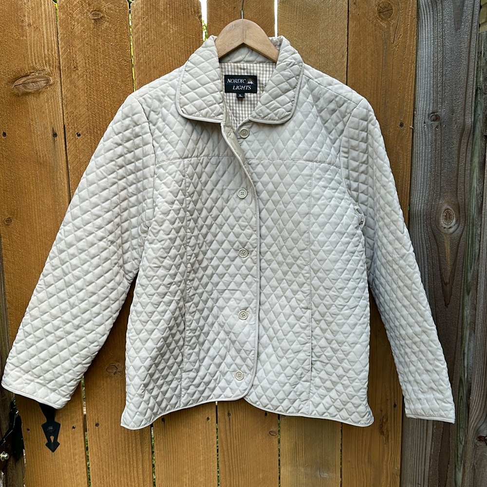 Quilted XL Jacket. Nordic Lights. Oatmeal color